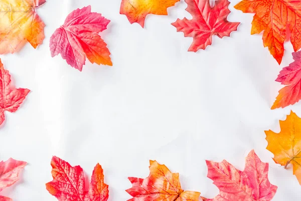 単純な秋葉パターン — ストック写真