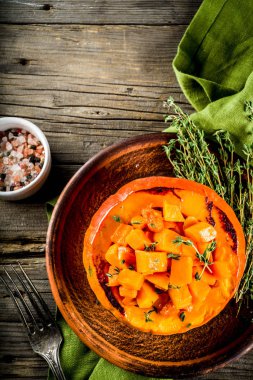 pişmiş doldurulmuş kabak