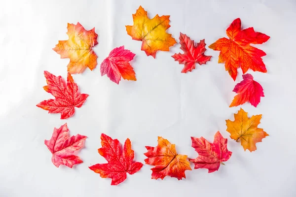 単純な秋葉パターン — ストック写真