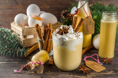 Yumurta likörü ile Noel Bombardino kokteyli