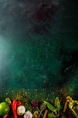 Çeşitli otlar ve baharatlar.