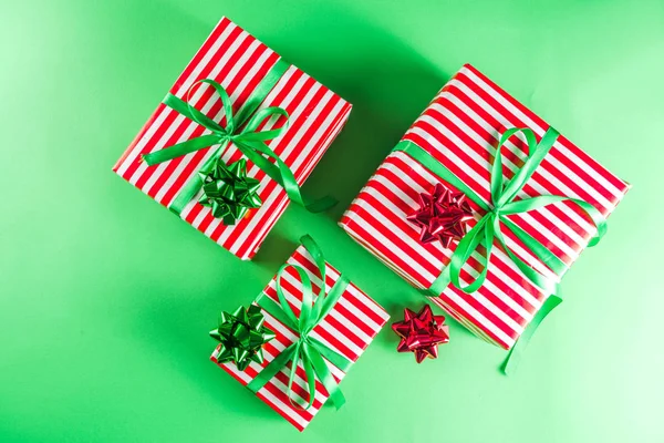 Різдвяні подарункові коробки простий фон візерунка — стокове фото