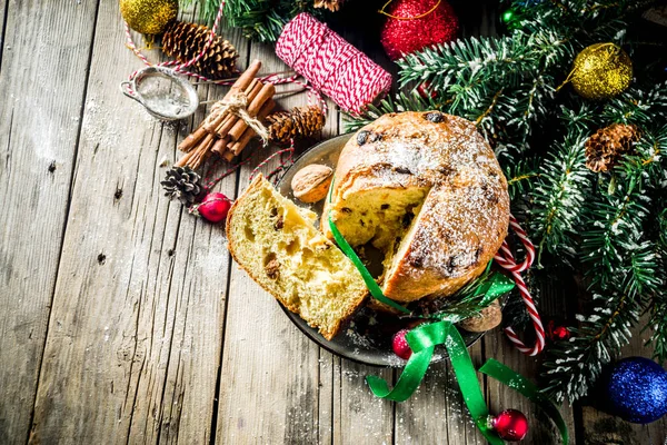 Traditional Christmas panettone — Stock Photo, Image