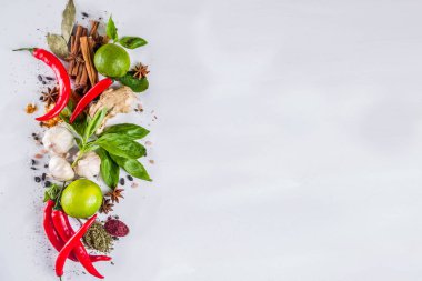 Çeşitli otlar ve baharatlar.