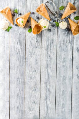 çilek vanilyalı dondurma