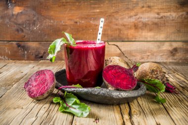 Pancar suyu veya smoothie