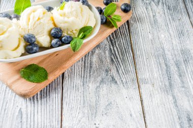 çilek vanilyalı dondurma