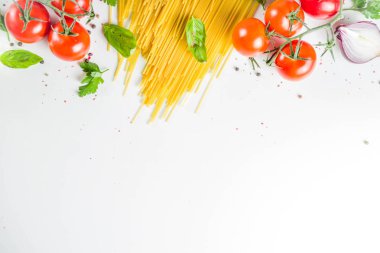 Spagetti makarna için geleneksel malzemeler