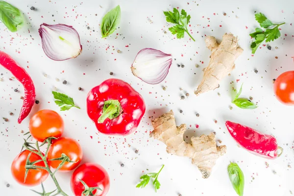 Fondo de cocina con verduras y hierbas frescas — Foto de Stock