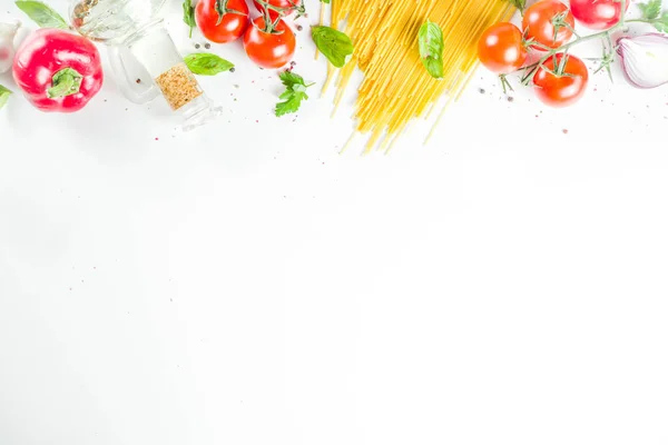 Tradycyjne składniki makaronu spaghetti — Zdjęcie stockowe