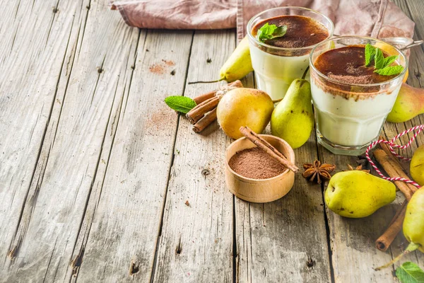 Batido de pera con chocolate y especias —  Fotos de Stock