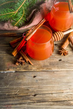 Kış ve Noel Wassail sıcak kokteyli