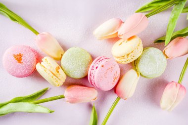 Parlak renkli macarons