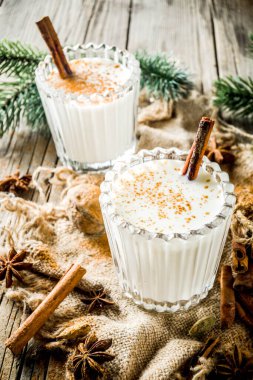 Klasik Noel içki yumurta likörü