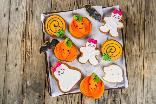 Halloween Hintergrund mit lustigen Lebkuchen — Stockfoto