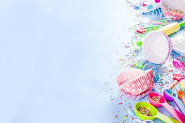 Doğum günü tatil partisi için tatlı pişirme kavramı