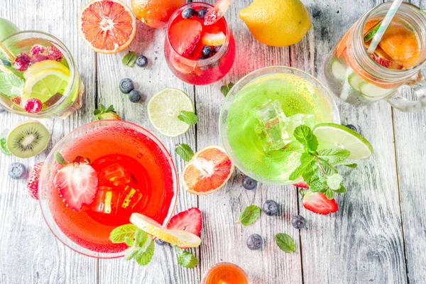 Sélection cocktail de fruits et baies d'été — Photo