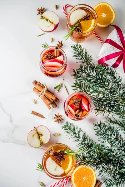 Vinho branco e tinto — Fotografia de Stock