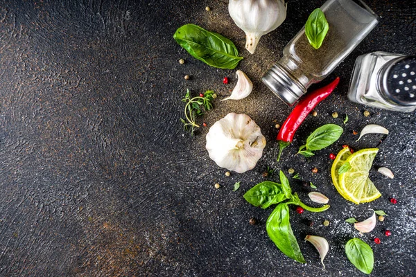 Sortimento Especiarias Ervas Verduras Ingredientes Para Cozinhar Fundo Alimentar Mesa — Fotografia de Stock