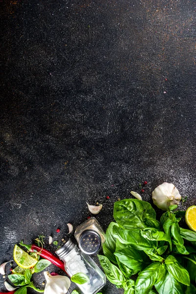Sortimento Especiarias Ervas Verduras Ingredientes Para Cozinhar Fundo Alimentar Mesa — Fotografia de Stock