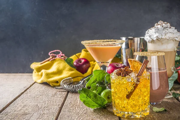 Vari Cocktail Alcolici Invernali Autunnali Tradizionale Bevanda Alcolica Calda Ghiacciata — Foto Stock