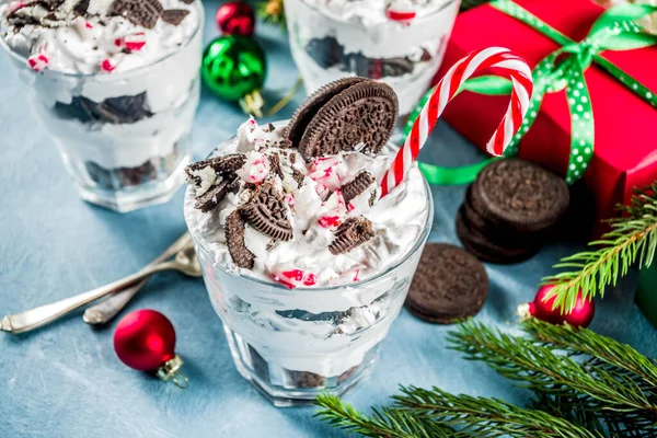 Vánoční Dezert Máta Čokoláda Maličkost Část Brýle Candy Cane Cukroví — Stock fotografie