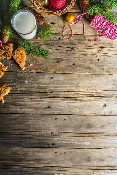 Concetto Natalizio Con Latte Biscotti Babbo Natale Cartolina Auguri Legno — Foto Stock