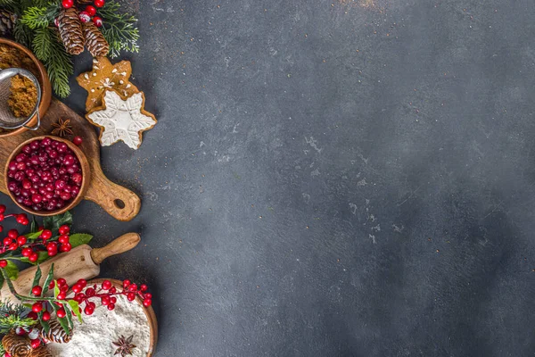 Zutaten Für Weihnachtsküche Winterplätzchen Backen Lebkuchen Obstkuchen Saisonale Getränke Preiselbeeren — Stockfoto