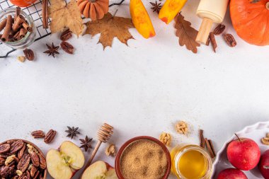 Sonbahar pişirme, çeşitli malzemelerle mevsimlik tatlı pişirme - bal, kabak kabağı kabağı, kahverengi şeker, tarçın, baharat, kırmızı elma, ceviz, fındık. Sonbahar, Şükran Günü pastanesi geçmişi