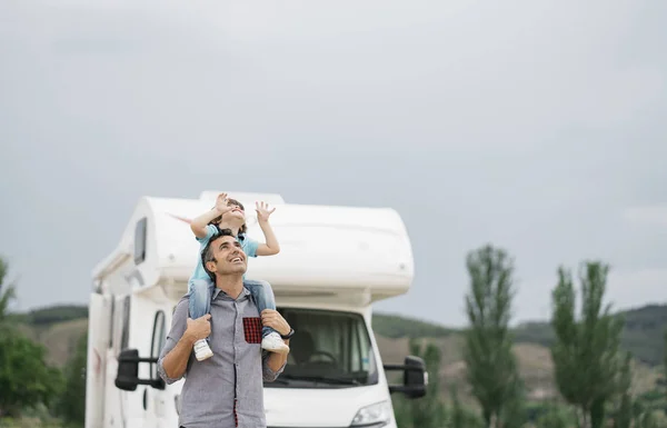 Father Son Holiday Caravan — Stock Photo, Image