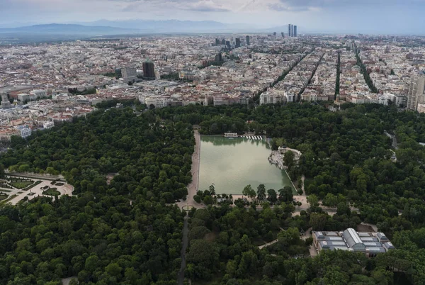 Hava görünümünü Retiro Park Madrid, İspanya