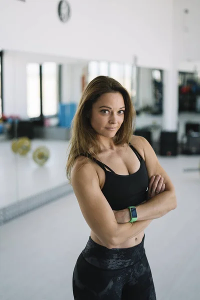 Imagen Cerca Atractiva Mujer Forma Gimnasio — Foto de Stock