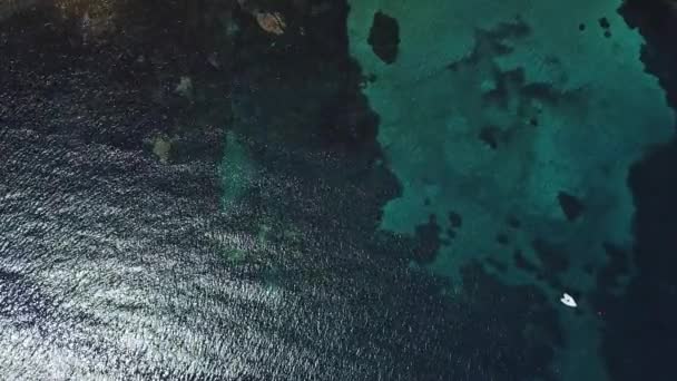 无人机捕获的海滩鸟瞰图 — 图库视频影像