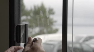 Olay yerinde fringerprints için toz.