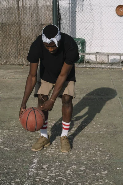 Afro Man Basketball Player Street Court — Stock Photo, Image