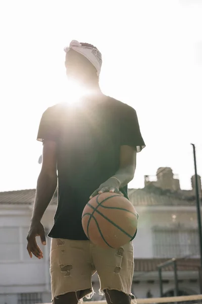 Afro Man Basketball Joueur Dans Tribunal Rue — Photo