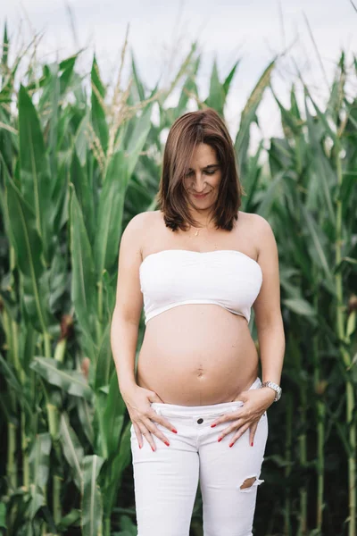 Mulher Grávida Sete Meses Esperando Bebê — Fotografia de Stock