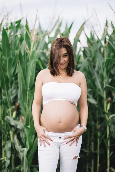 Mujer Embarazada Siete Meses Esperando Bebé —  Fotos de Stock