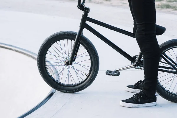 Bmx Rider Skatepark Képzés Szabadtéri — Stock Fotó