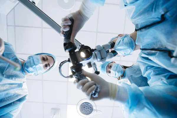 Dentista Durante Intervento Dentale Con Paziente Concetto Clinica Dentale — Foto Stock