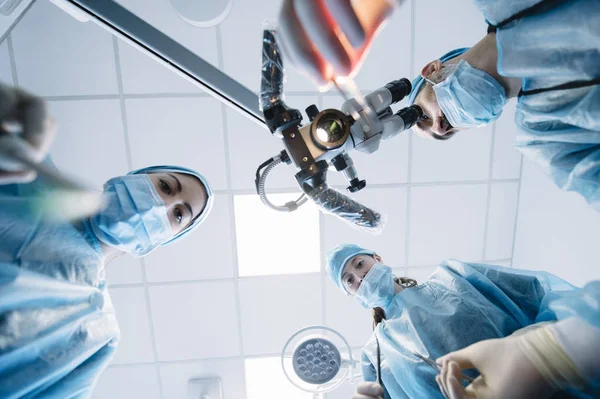 Dentista Durante Intervento Dentale Con Paziente Concetto Clinica Dentale — Foto Stock