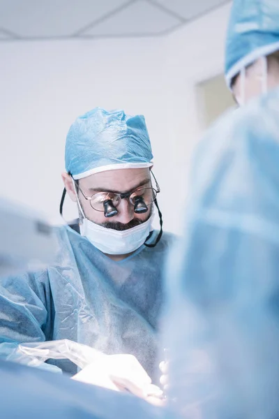 Dentista Durante Intervento Dentale Con Paziente Concetto Clinica Dentale — Foto Stock