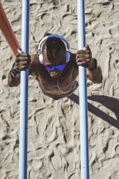 Male Athlete Training Outdoors — Stock Photo, Image