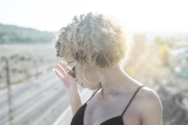 Güzel Amerikan Kadınının Yakın Çekimi