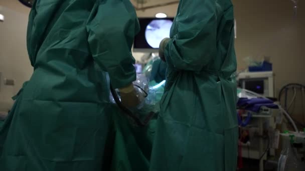 Equipo Cirujanos Operando Hospital — Vídeo de stock