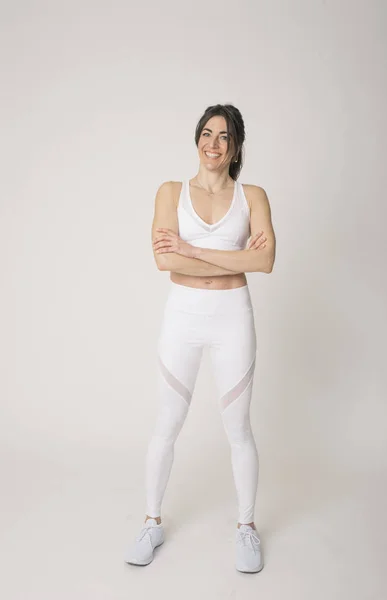 Spor Kıyafeti Beyaz Arka Plan Ile Kız — Stok fotoğraf