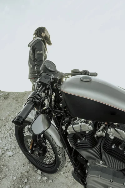 Hombre Con Motocicletas Carretera — Foto de Stock