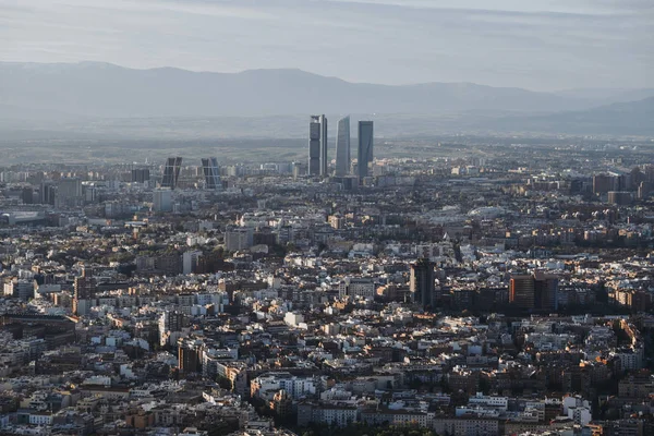 Vista panorâmica da paisagem urbana de Madrid — Fotografia de Stock