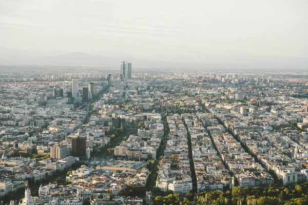 Vista panorâmica da paisagem urbana de Madrid — Fotografia de Stock