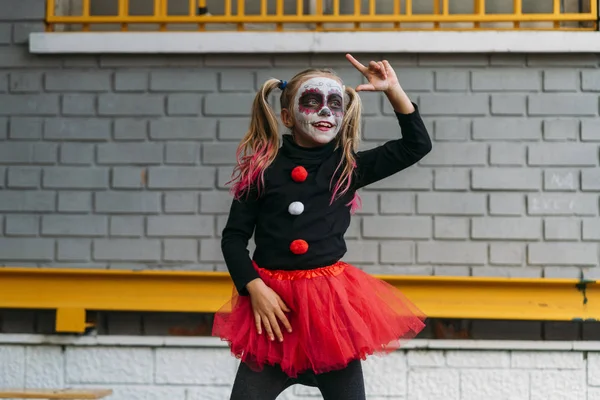 Child looking at camera , dressed in costume for Halloween party. — Stock Photo, Image